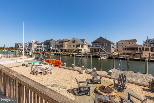 16 CARROLL AVE, Tuckerton, NJ 08087