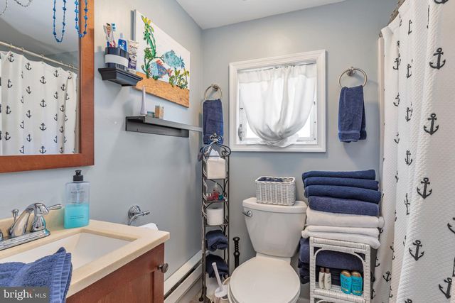 16 CARROLL AVE, Tuckerton, NJ 08087