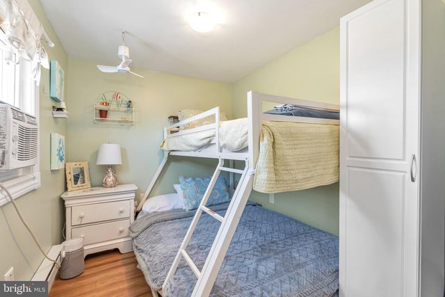 16 CARROLL AVE, Tuckerton, NJ 08087