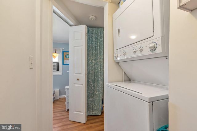 16 CARROLL AVE, Tuckerton, NJ 08087