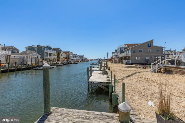 16 CARROLL AVE, Tuckerton, NJ 08087