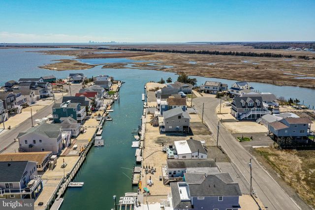 16 CARROLL AVE, Tuckerton, NJ 08087