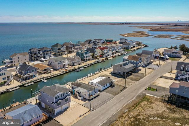 16 CARROLL AVE, Tuckerton, NJ 08087