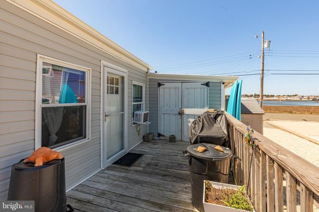 16 CARROLL AVE, Tuckerton, NJ 08087