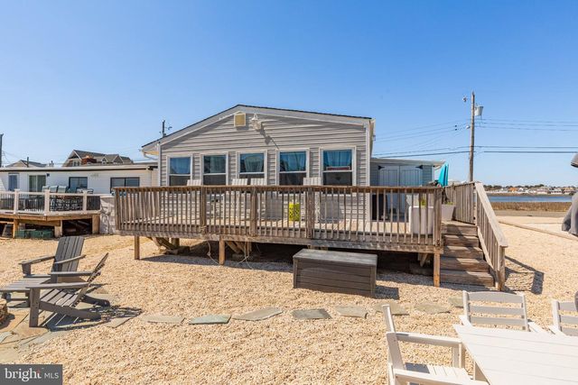 16 CARROLL AVE, Tuckerton, NJ 08087