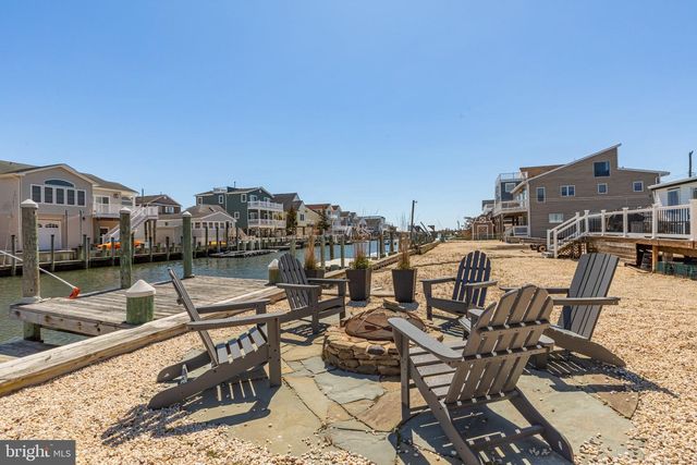 16 CARROLL AVE, Tuckerton, NJ 08087
