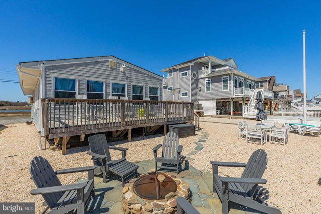 16 CARROLL AVE, Tuckerton, NJ 08087