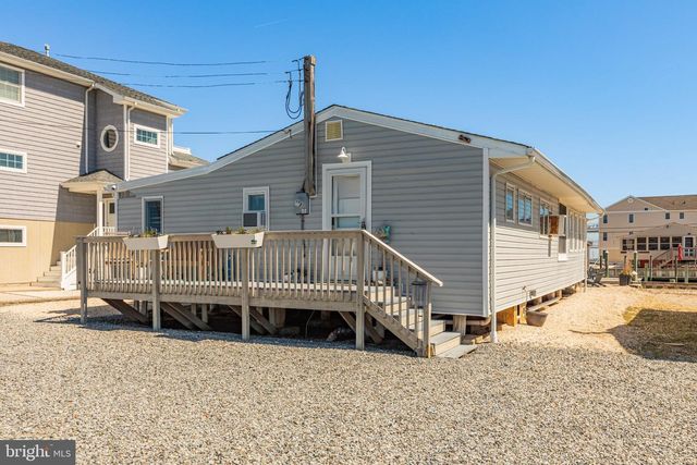 16 CARROLL AVE, Tuckerton, NJ 08087