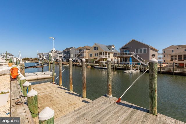 16 CARROLL AVE, Tuckerton, NJ 08087