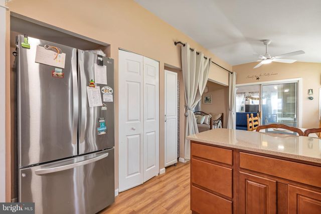 16 CARROLL AVE, Tuckerton, NJ 08087