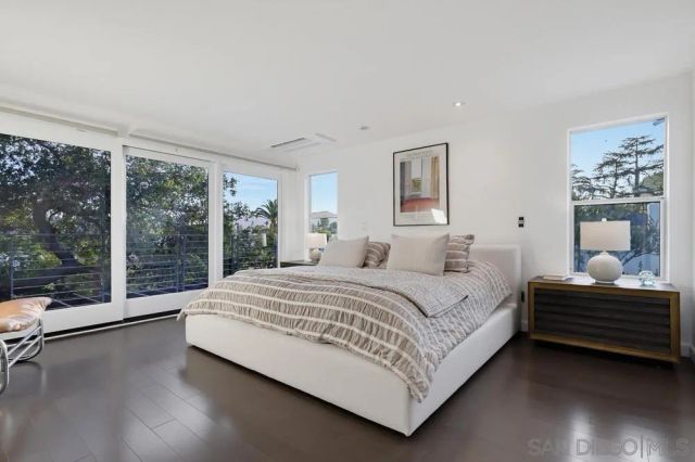 1306 Salisbury Rd, La Canada Flintridge, CA 91012