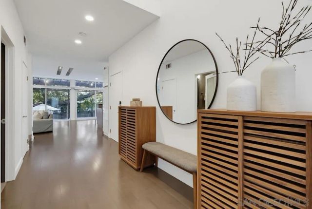 1306 Salisbury Rd, La Canada Flintridge, CA 91012