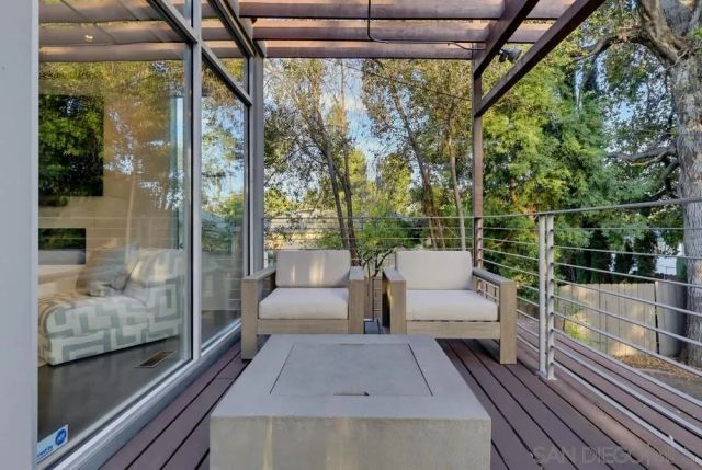 1306 Salisbury Rd, La Canada Flintridge, CA 91012