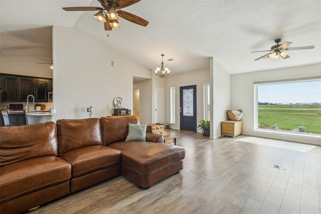 317 Illinois Street, New Fairview, TX 76078