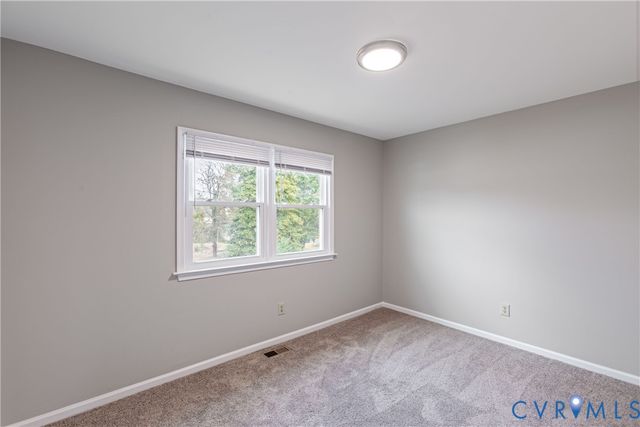 3363 Oakwood Cir, Petersburg, VA 23805