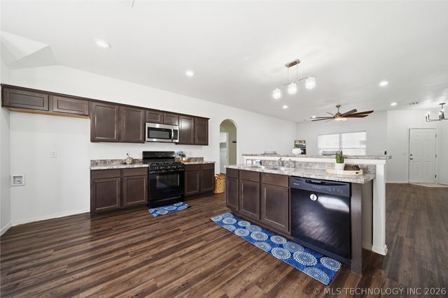 1219 E Quincy Street, Broken Arrow, OK 74012