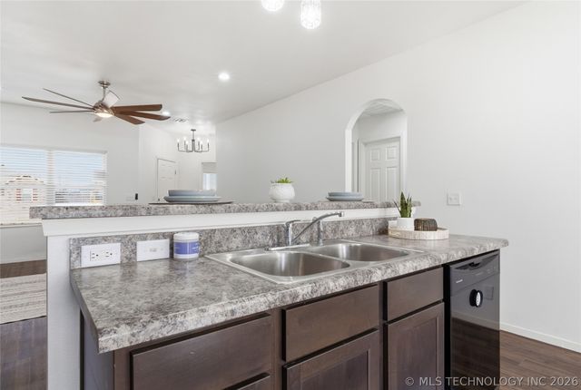 1219 E Quincy Street, Broken Arrow, OK 74012