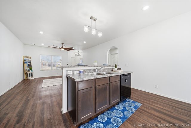 1219 E Quincy Street, Broken Arrow, OK 74012