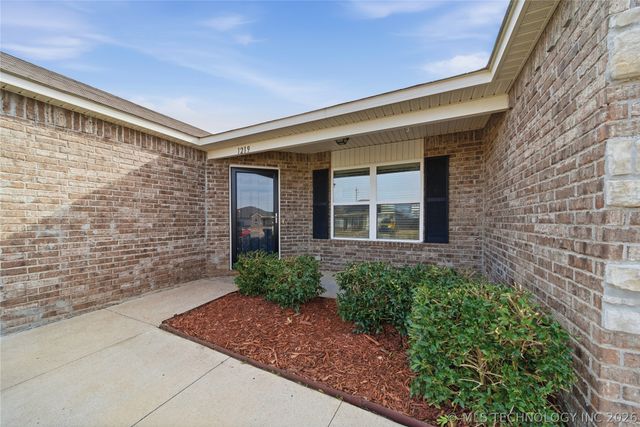 1219 E Quincy Street, Broken Arrow, OK 74012