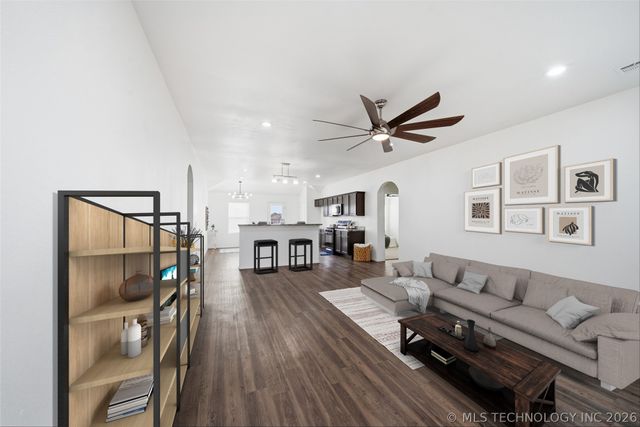 1219 E Quincy Street, Broken Arrow, OK 74012