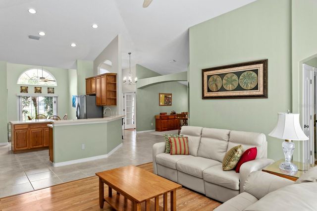 8263 SWANN HOLLOW DRIVE, Tampa, FL 33647