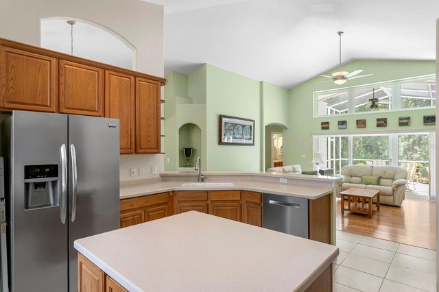 8263 SWANN HOLLOW DRIVE, Tampa, FL 33647