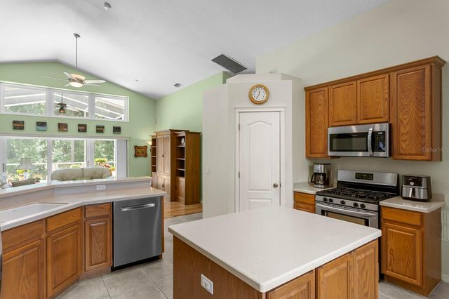 8263 SWANN HOLLOW DRIVE, Tampa, FL 33647