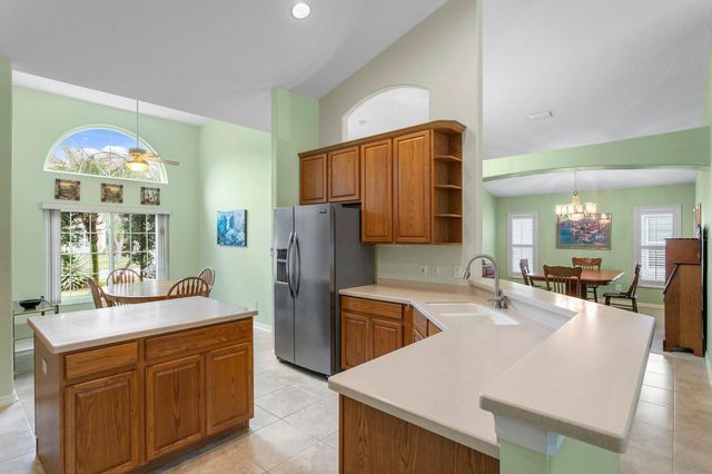 8263 SWANN HOLLOW DRIVE, Tampa, FL 33647