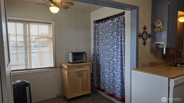 300 E Perry Street, Aberdeen, WA 98520