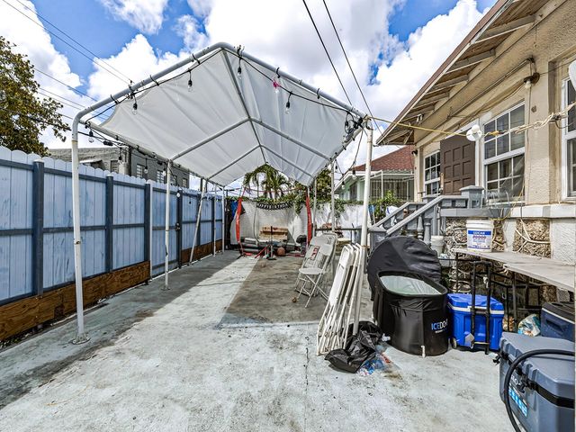 1757 NW 1st Street, Miami, FL 33125