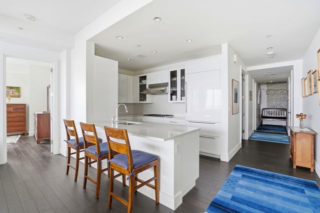 22 Liberty Dr 9F, Boston, MA 02110