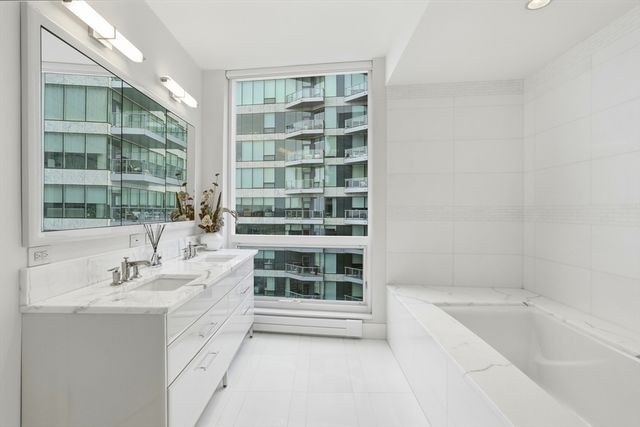 22 Liberty Dr 9F, Boston, MA 02110