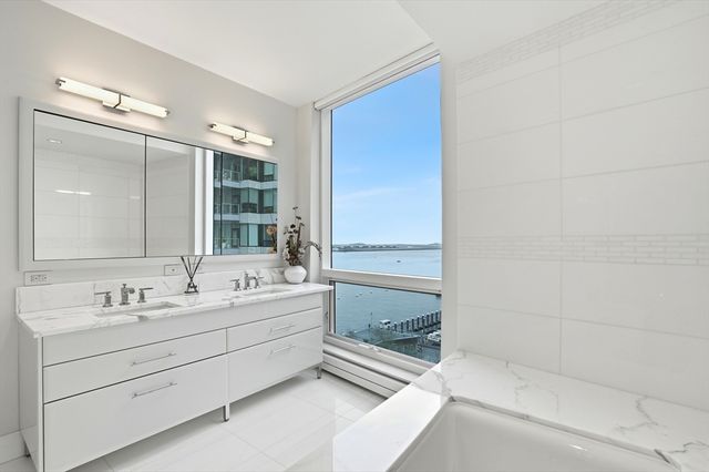 22 Liberty Dr 9F, Boston, MA 02110