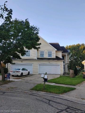481 Village Oak Ct, Ann Arbor, MI 48103