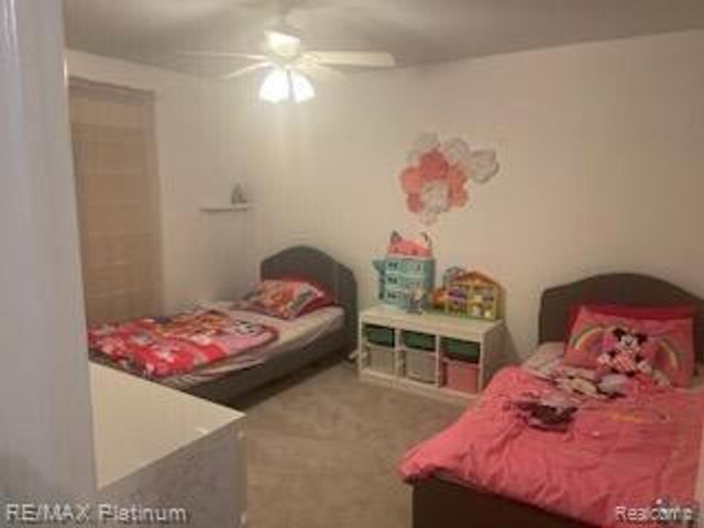 481 Village Oak Ct, Ann Arbor, MI 48103