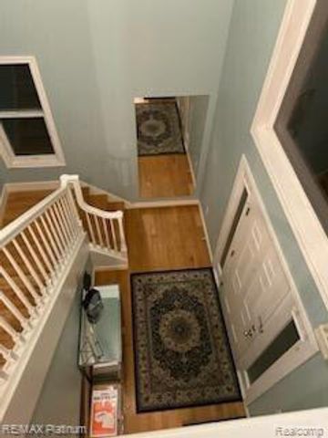 481 Village Oak Ct, Ann Arbor, MI 48103