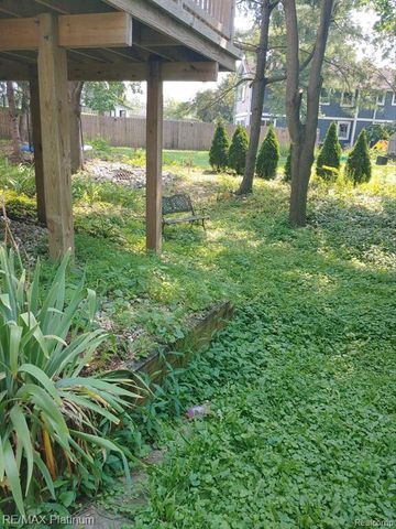 481 Village Oak Ct, Ann Arbor, MI 48103