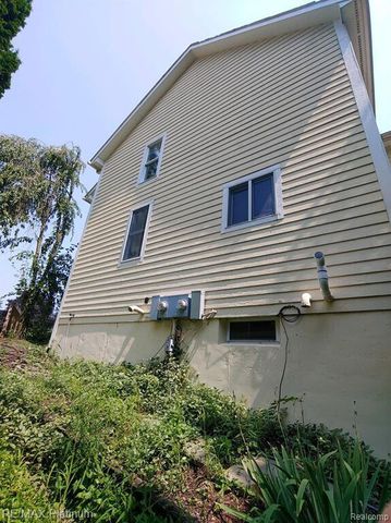 481 Village Oak Ct, Ann Arbor, MI 48103