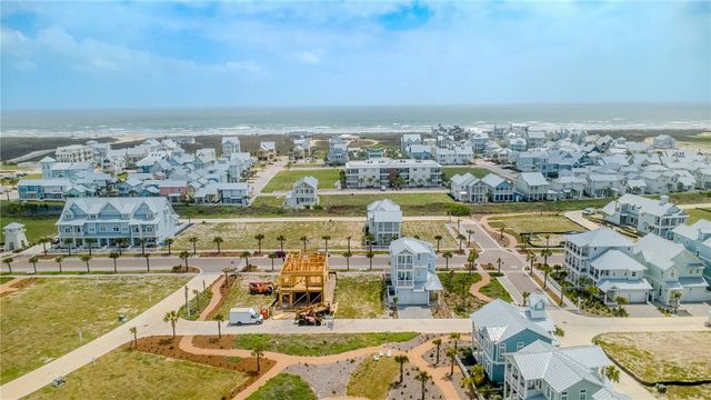 623 Sunset Ave, Port Aransas, TX 78373