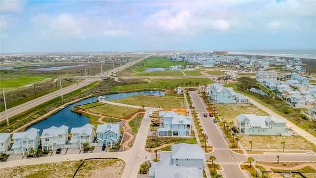 623 Sunset Ave, Port Aransas, TX 78373