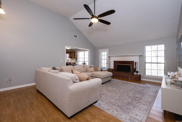 49 Summit Ridge Drive, Little Rock, AR 72211