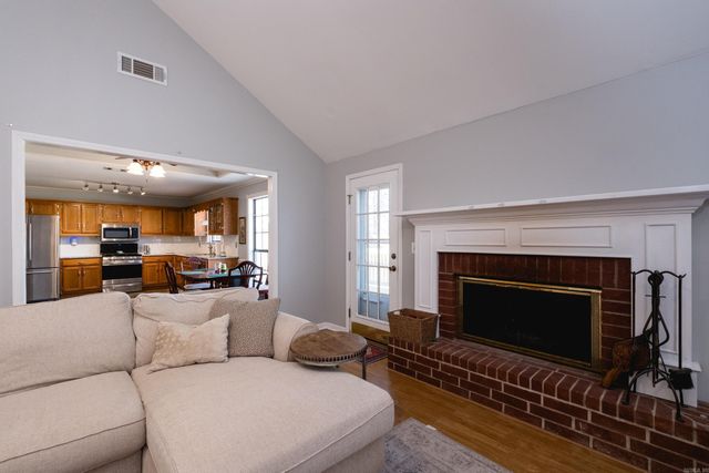 49 Summit Ridge Drive, Little Rock, AR 72211