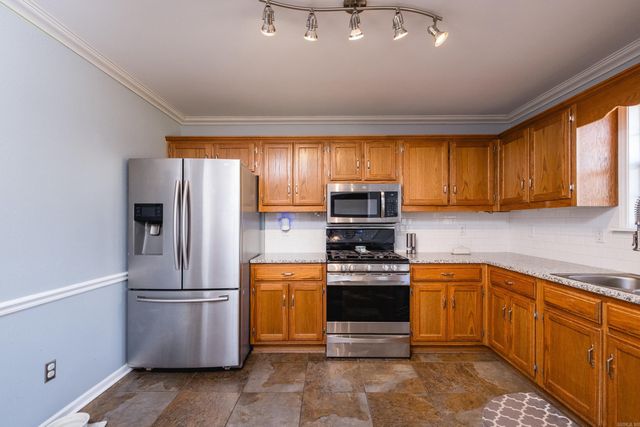 49 Summit Ridge Drive, Little Rock, AR 72211