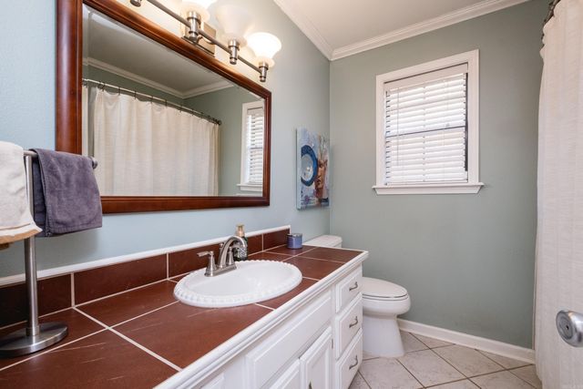 49 Summit Ridge Drive, Little Rock, AR 72211