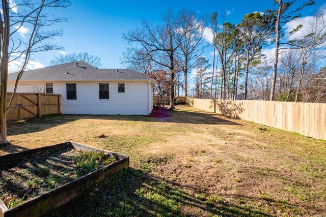 49 Summit Ridge Drive, Little Rock, AR 72211