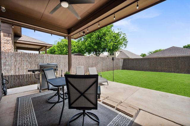 1004 Brownford Drive, Fort Worth, TX 76028