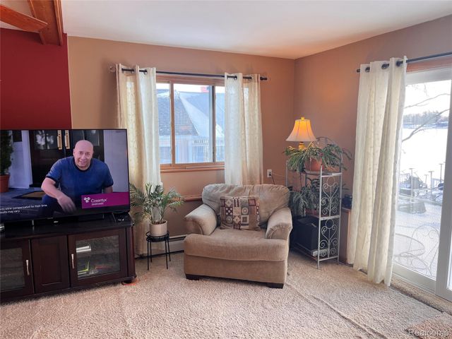 8252 Woodland Shore Drive, Brighton Township, MI 48114