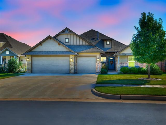2800 Cedar Creek Drive, Moore, OK 73160