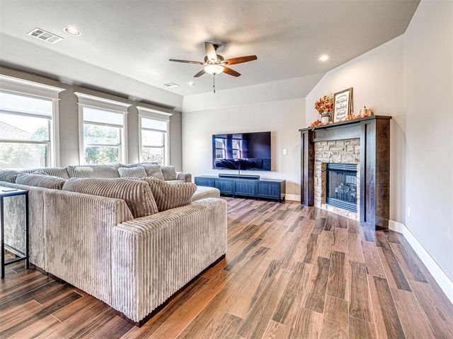 2800 Cedar Creek Drive, Moore, OK 73160