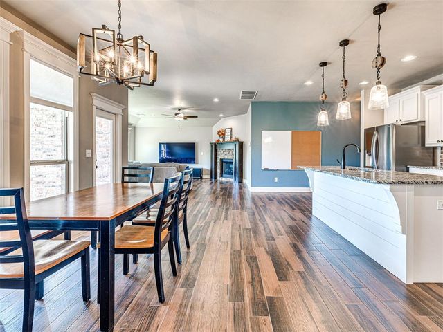 2800 Cedar Creek Drive, Moore, OK 73160